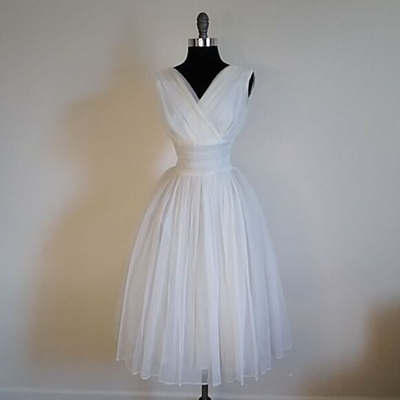 Vintage Dresses & Skirts - White Vintage Wedding Women Dress Size S Appropriate